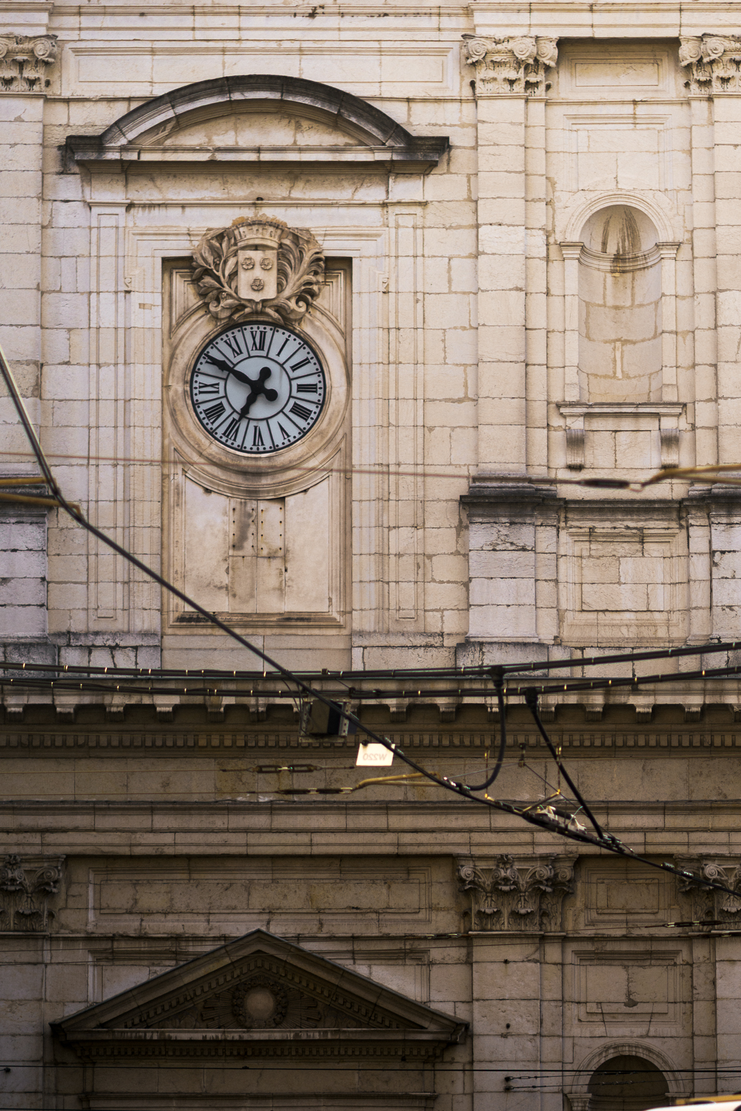 horloge extérieure du collège lycée stendhal à grenoble
