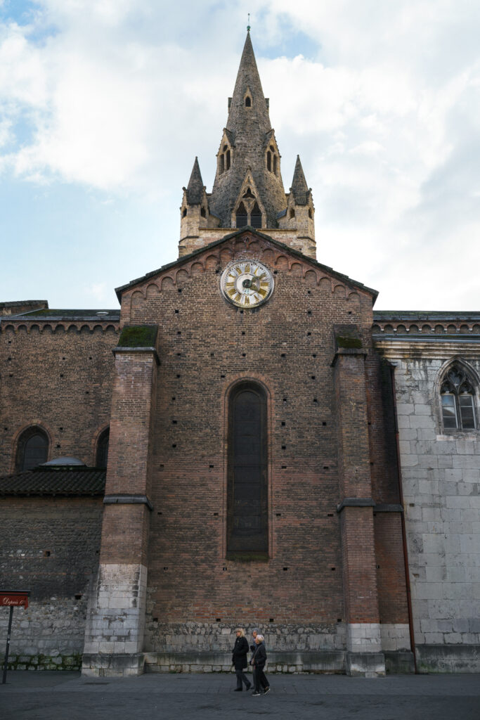 horloge de l'église saint andré à grenoble
