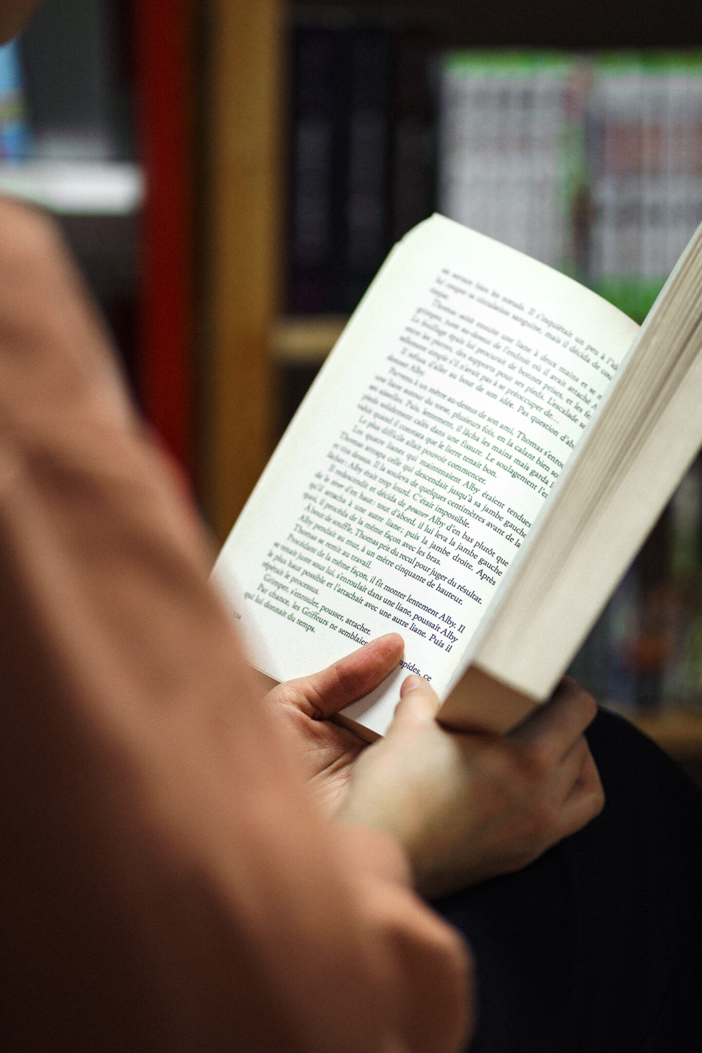 livres de l'association bouquins sans frontières à grenoble librairie solidaire