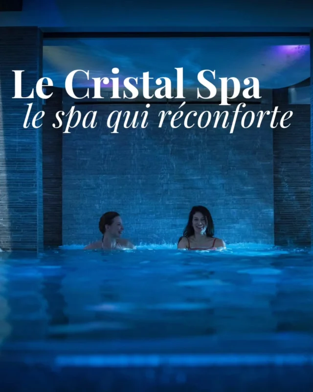 Si vous prévoyez une escapade à #Annecy pendant les longs week-ends de mai, vous serez peut-être tentés de faire une halte au @cristalspa_officiel – cette grande bâtisse blanche au bord du lac, que l’on distingue timidement depuis les pelouses. Ceci est votre signe d'oser passer sa porte ! 🫣

Bassin tout en verre, cascade, bain à bulles, douche sensorielle, fontaine à glace, hammam, sauna… Ce spa à la décoration contemporaine booste indéniablement notre ration de petits plaisirs. 

Et si on vous en parle aujourd'hui, c'est aussi qu'un bon plan vous y attend jusqu'au 31 mai : un soin sur-mesure (50 min) auquel seront ajoutées 15 minutes offertes, et deux heures d’accès à l’espace bien-être. On vous en dit plus sur notre site, vous connaissez la chanson. 🥰

✍️ @julie_hainaut
📷 Matthieu Cellard

#weekend #escapade #spa