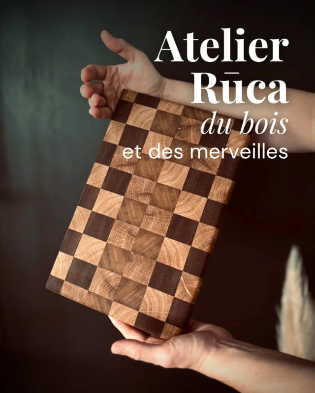 Si vous êtes ici, c’est sans doute que, comme nous, vous êtes sensibles au beau, au fait-main et aux objets porteurs de sens, imaginés par des talents locaux. L’atelier @atelier_ruca , fondé par Léa Carbonnelle, est tout cela. 

Installée près d’Annecy, l’artisane façonne à la main des objets en bois uniques, donnant une seconde vie à des matériaux bruts oubliés. Là, un vieux meuble se transforme en assiettes. Plus loin, une planche patinée trouve une nouvelle vie en plateau.

Une démarche authentique et durable qui séduit déjà chefs et restaurateurs engagés. Ses créations sont notamment à découvrir au @closdessens et au @saba.annecy , ainsi qu’au Chalet du Sire à La Féclaz, récemment repris et dont la réouverture est attendue en juin.

On vous en dit plus sur notre site, et qui sait, vous pourriez bien vous laisser tenter à votre tour. 

📍@atelier_ruca
Entrevernes (à 30 minutes de Annecy)
Visites à l’atelier sur rendez-vous 

📸 Anaïs Brébion
✍️ @julie_hainaut
.
.
.
#grenoblecityguide #Grenoble #grenoblelovers