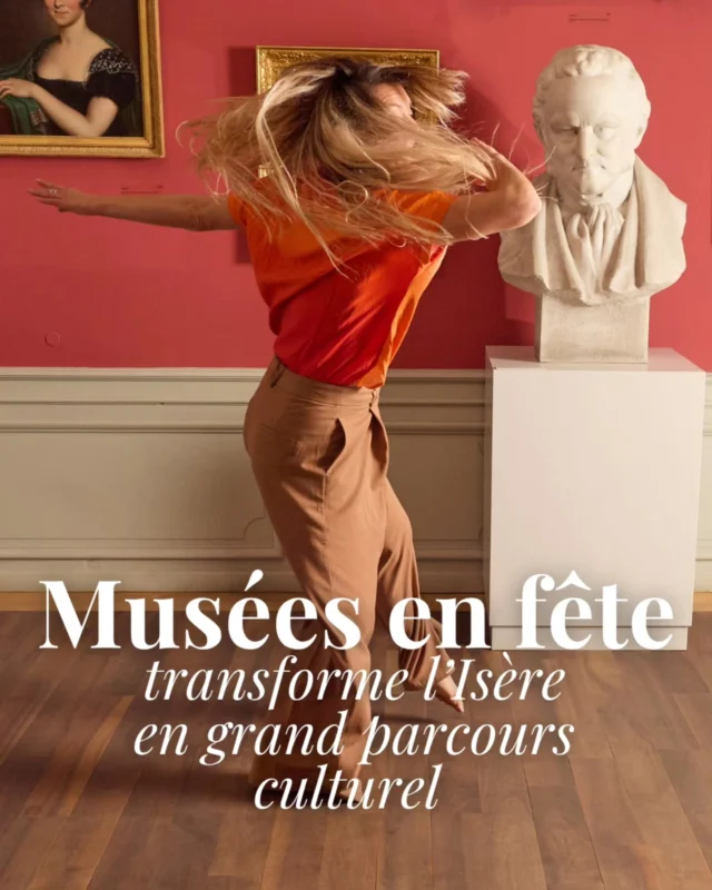 Vous voulez une nouvelle réjouissante ? 🌸

Musées en fête revient les 23 et 24 mai ! 🎉
Si l’événement isérois marche dans les pas de la Nuit européenne des musées (avec des propositions nocturnes le samedi 23 mai), il élargit le concept en y ajoutant une vraie programmation diurne sur tout le week‑end. 

En Isère, ce sont 53 musées qui participent, dont une trentaine ouvrent leurs portes pour la soirée du samedi. Au total, près de 150 animations jalonnent le territoire. Petits musées locaux et grandes maisons se répondent, offrant des formats variés : spectacles, ateliers, conférences, contes, performances et parcours guidés.

On vous a concocté une sélection de rendez-vous immanquabled... C'est sur notre site, bien entendu (lien en bio). 🥰

📸 musées en fête
✍️ @adele.biographe
.
.
.
#isereculture
#grenoblecityguide 
#grenoblelovers 
Article partenaire 😘