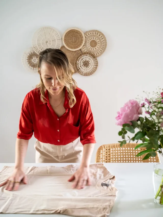 JEU CONCOURS DE RENTRÉE 📦

Qui dit rentrée, dit souvent grand tri et envie de repartir sur des bases saines. Pour attaquer septembre avec un esprit plus léger, on s’associe à Julie de @rangementdevie pour vous gâter !

On vous en parlait déjà il y a quelque temps sur le site : avec Rangement de Vie, Julie (ancienne architecte reconvertie) ne se contente pas de réorganiser des placards. Elle accompagne particuliers et professionnels avec une approche sensible et sur-mesure pour désencombrer, repenser les volumes et réapprendre à respirer chez soi. Sa conviction profonde ? En allégeant son intérieur, on allège aussi son esprit. 

🎁 À gagner : 2 sessions de coaching personnalisé d’1h30 avec Julie (2 gagnant·es tiré·es au sort, 1 session par gagnant·e !)

Pour participer : 
1️⃣ Aimez cette publication. 
2️⃣ Abonnez-vous aux comptes @les_mondaines et @rangementdevie 
3️⃣ Identifiez en commentaire la personne qui aurait bien besoin de ce coaching 😉

⏳ Tirage au sort le 17 septembre. Bonne chance à toutes et à tous ! 🥰

📸 @em_et_vie_photographie 
.
.
.
#lesmondaines #rangementdevie #concoursgrenoble #organisationinterieur