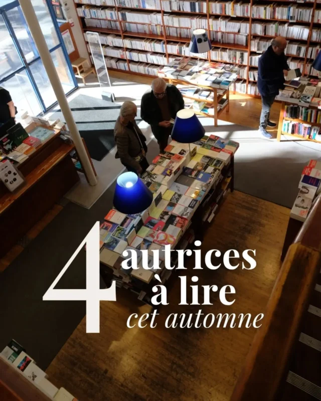 Et si lire, cet automne, était la meilleure façon de poser un autre regard sur les histoires qu'on raconte aux femmes ? 📚

Cet automne 🍂, on s'installe au chaud avec une sélection de quatre lectures émancipatrices. À travers des romans, des récits intimes ou des essais percutants, ces autrices bousculent nos certitudes et réinventent le fil de nos récits : 

Lilia Hassaine redonne voix à une héroïne oubliée, Adèle Haenel explore les chemins de la reconquête de soi, Élise Lespade ausculte les tragédies intimes d’une famille et Mona Chollet décortique notre obsession contemporaine pour la peau parfaite.

Bonus pour les lecteurs grenoblois : deux de ces autrices seront très bientôt en dédicace et échange 💬 à la @librairie_le_square . Rendez-vous avec Adèle Haenel le mardi 20 octobre, puis avec Lilia Hassaine le 17 novembre ! 🗓️

Et pour vous procurer ces ouvrages, l'occasion est toute trouvée pour pousser la porte de nos librairies indépendantes grenobloises ! 📖 Que ce soit pour bouquiner une boisson chaude à la main dans un café-librairie ou flâner dans les rayons de vos commerces de quartier préférés, nos libraires passionnés n'attendent que vous.

👉 Retrouvez notre présentation complète de ces quatre livres dans le nouvel article (lien en bio) ! 📲

✍️ Eléonore Paul

📸 Alice Dominé 
.
.
.
#lesmondaines #grenoble #rentreelitteraire #grenobleculture #lectureautomne